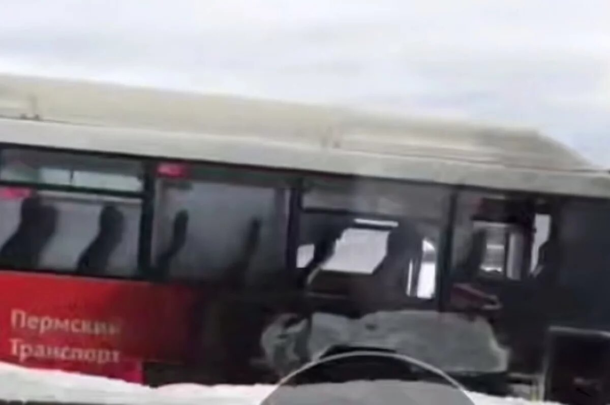    Под Пермью загорелся рейсовый автобус, следовавший в Усть-Качку