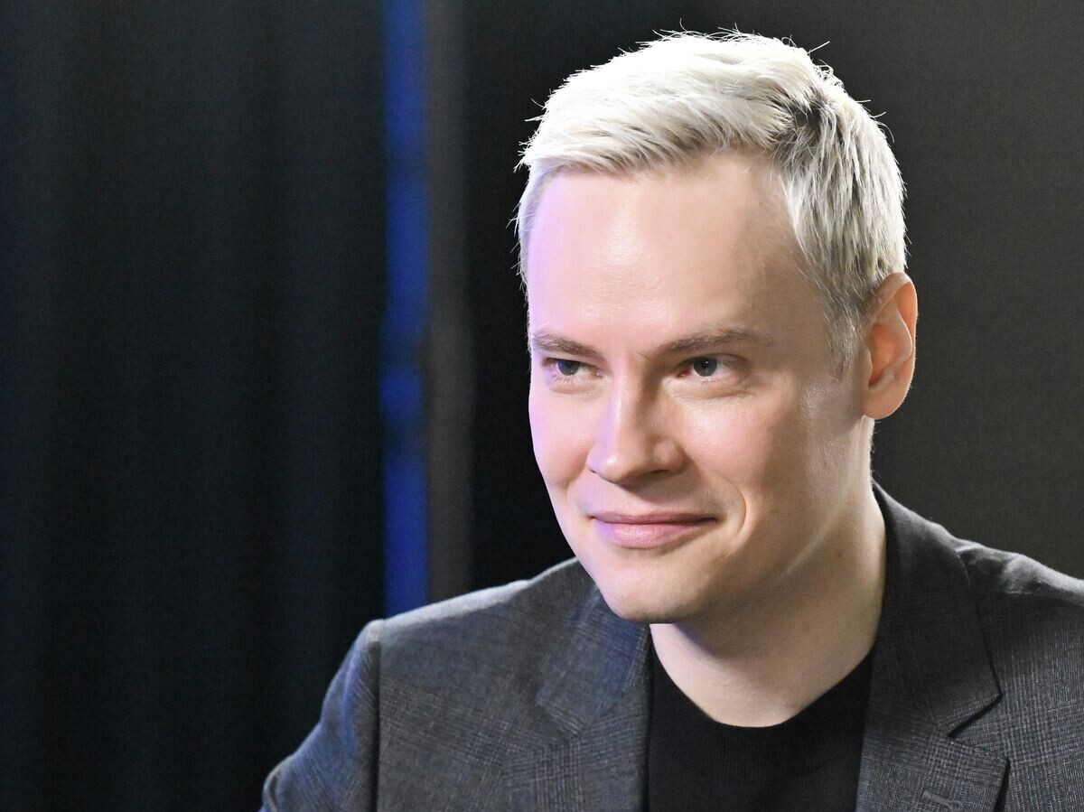    Певец Shaman (Ярослав Дронов) во время интервью агентству РИА Новости | © РИА Новости / Илья Питалев