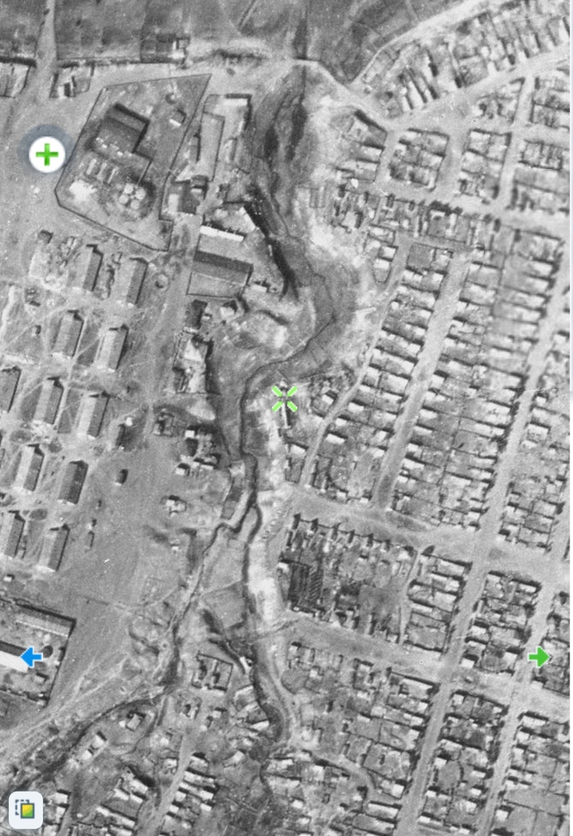 Речка "Вонючий Дунай" ,которая  впадала в затон , где сейчас стоит дом 2 по бульвару Энгельса. 