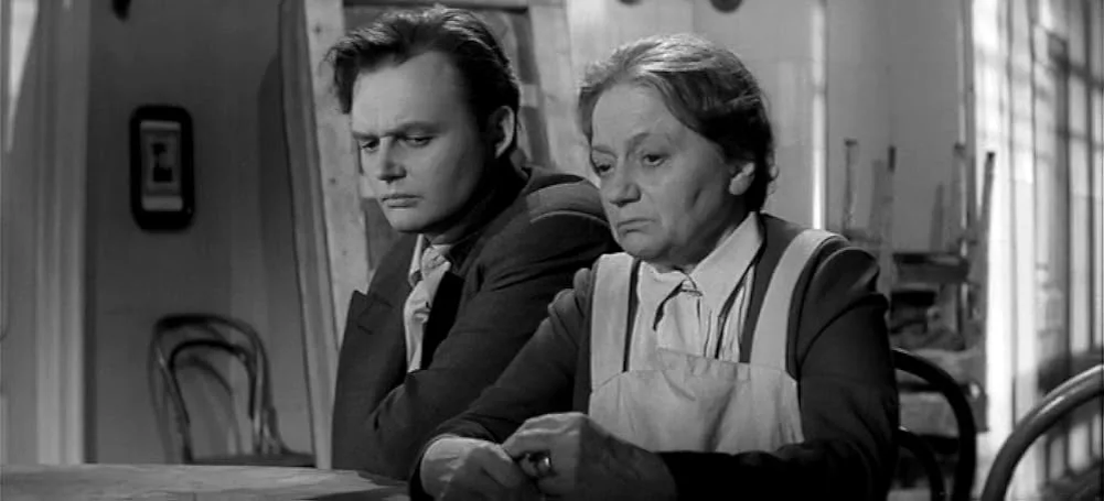 Федор выслушивает нравоучения матери