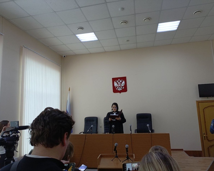     В Курске экс-главу Корпорации развития Владимира Лукина осудили на 9 лет