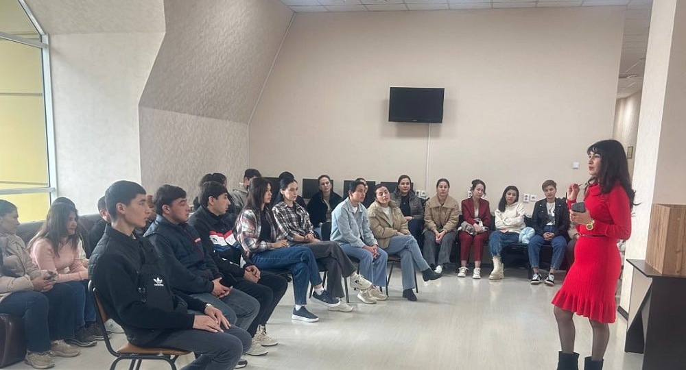 Иностранным студентам АГУ помогают адаптироваться в столице Адыгеи