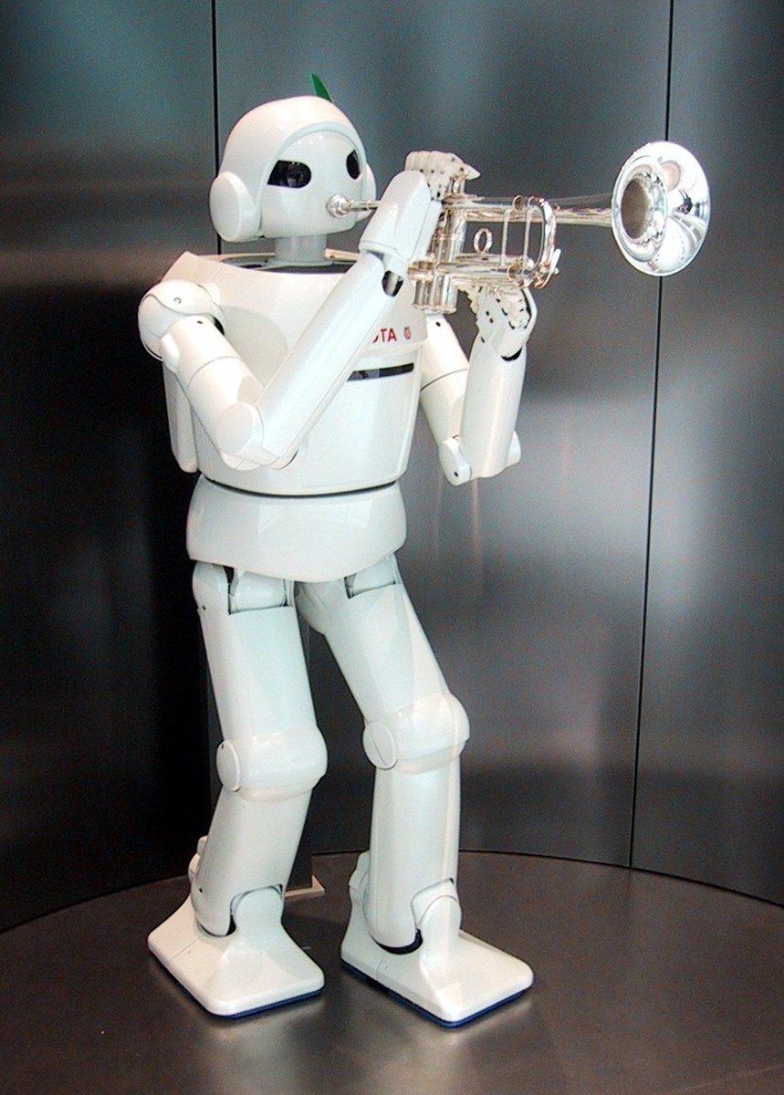 Изображение взято из источника: https://upload.wikimedia.org/wikipedia/commons/thumb/8/84/Toyota_Robot_at_Toyota_Kaikan.jpg/2000px-Toyota_Robot_at_Toyota_Kaikan.jpg