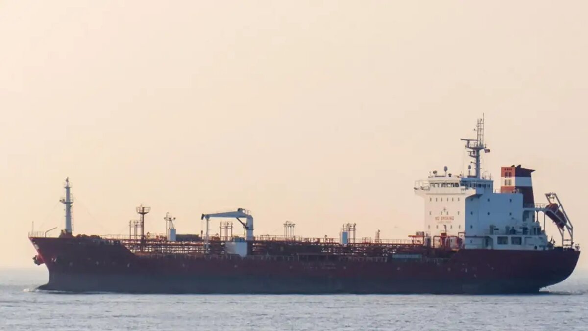    Танкер. © freepik.com/frimufilms