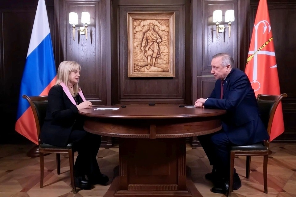    Губернатор Александр Беглов обсудил с главой ЦИК Эллой Памфиловой подготовку Петербурга к выборам 2026 года. Фото: кадр видео / пресс-служба Администрации Губернатора Санкт‑Петербурга