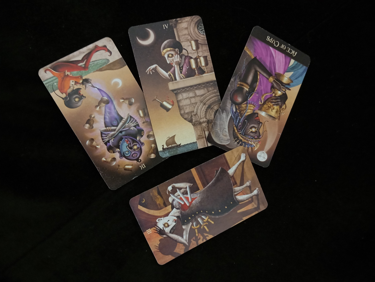 Таро для Весов на март 2026