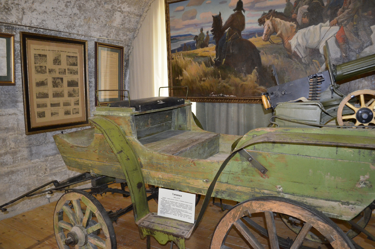 Вот с помощью маневренных пулеметных тачанок махновцы ворвались в Крым осенью 1920 г.  Фото автора.  