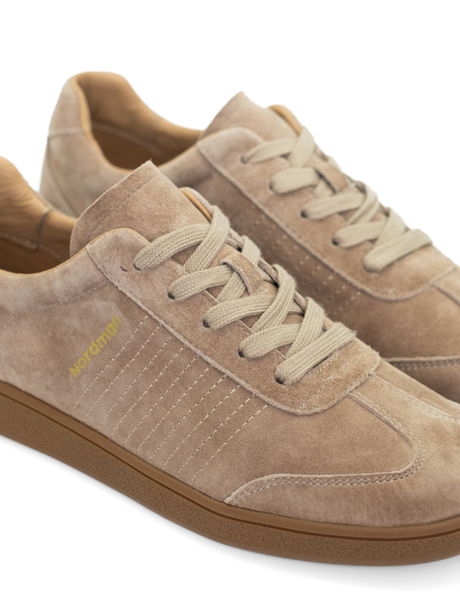 Женские кожаные кеды на весну