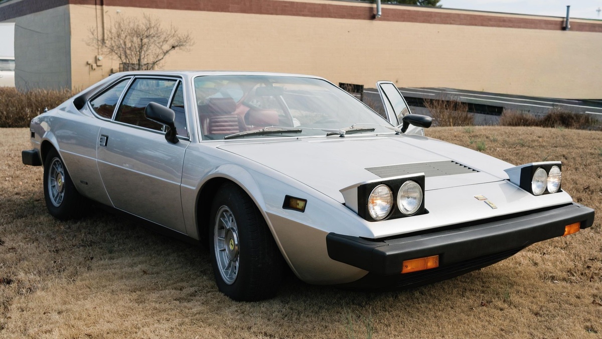 Ferrari Dino 308 GT4 1975 года