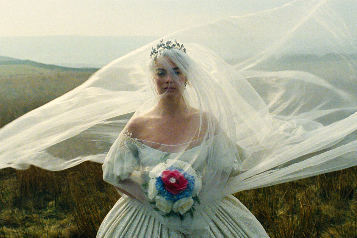     За что ненавидят новый «Грозовой перевал» — и почему вы все равно должны его увидеть