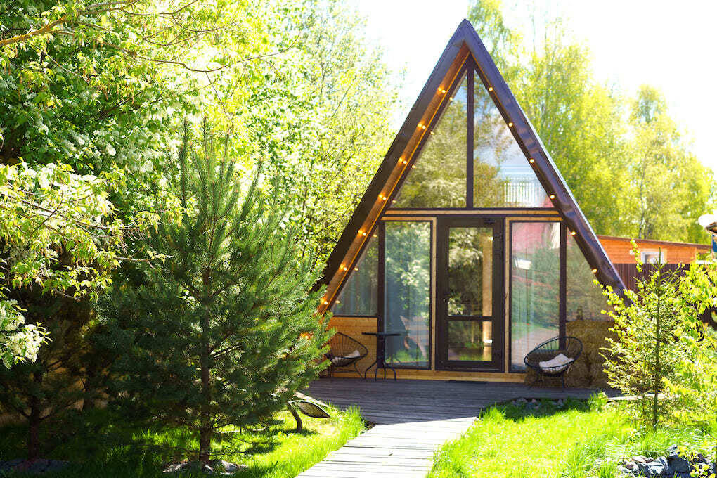 A-frame домик Aframe Happy с отдельной территорией — идеальное место для годовщины свадьбы