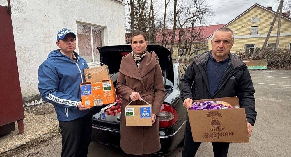 Депутаты Горсовета Майкопа передали продукты в военный госпиталь