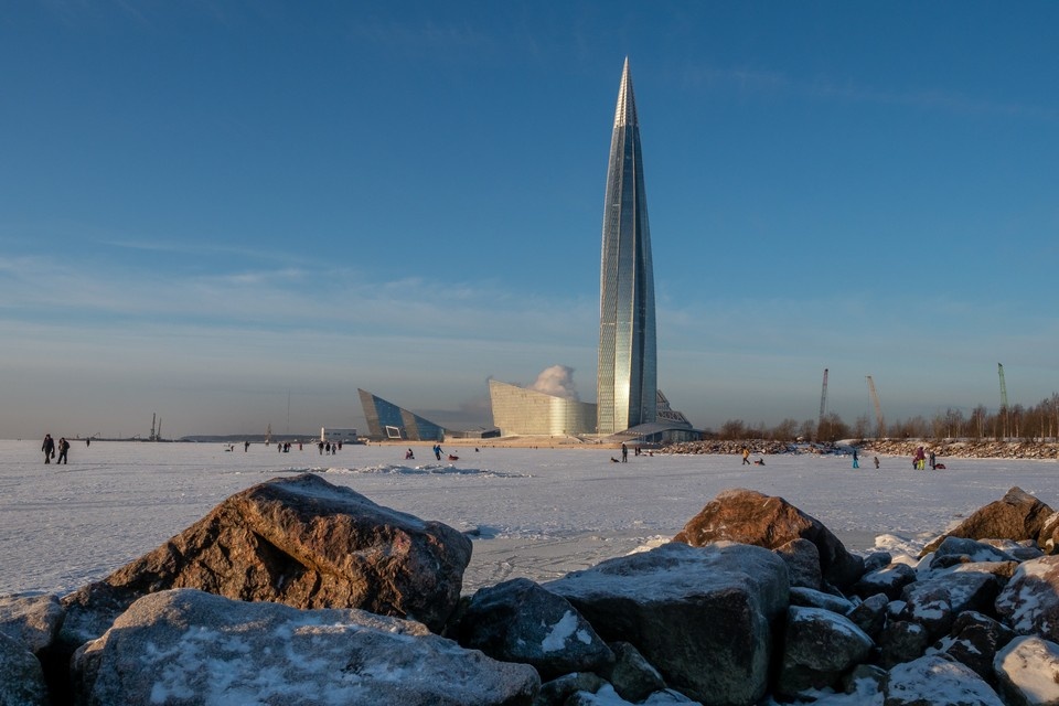    Триколор-иллюминацию включат вечером 23 февраля. Олег ЗОЛОТО