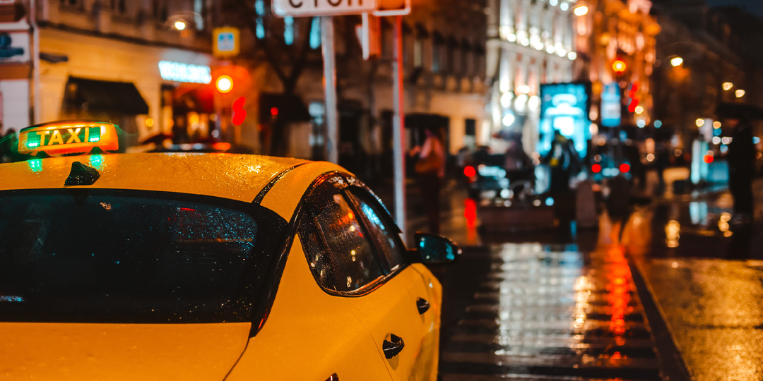 Переход такси на российские автомобили: что ждет рынок в 2026 году