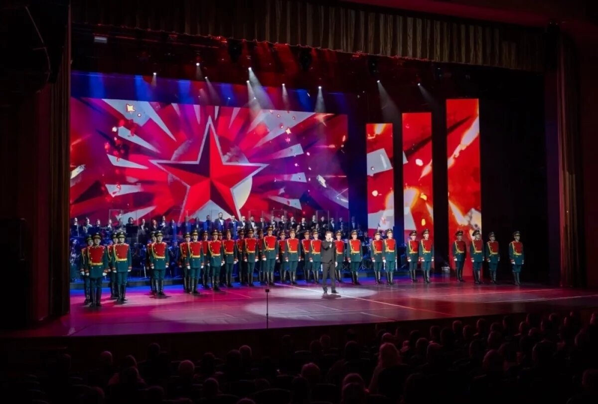    Курсантов ТВВИКУ и ветеранов поздравили с Днем защитника Отечества