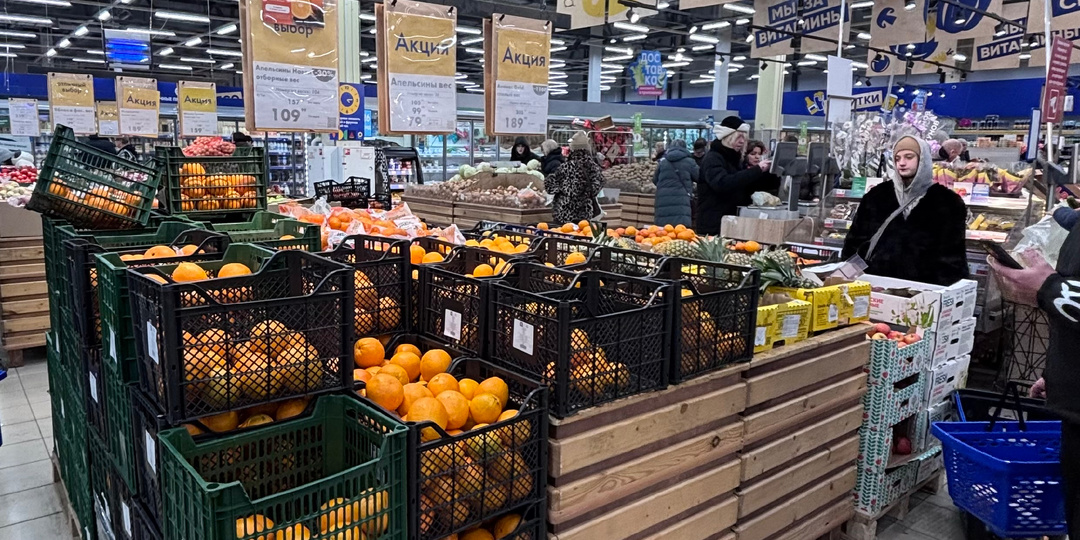 Стала меньше тратить, хотя цены выросли. Экономлю на повседневных тратах и коплю на отпуск.