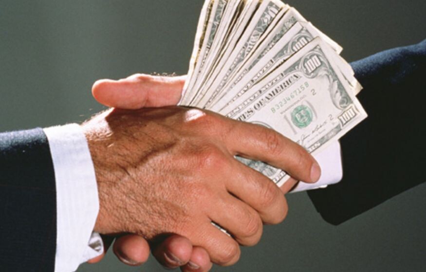    Коррупция и шпионаж: двойной удар по российской элите — разоблачение эксперта