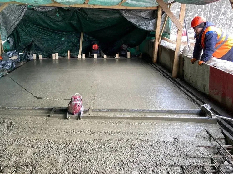     Ремонт сооружений идет, несмотря на крепкие морозы. Фото: пресс-служба правительства Новгородской области