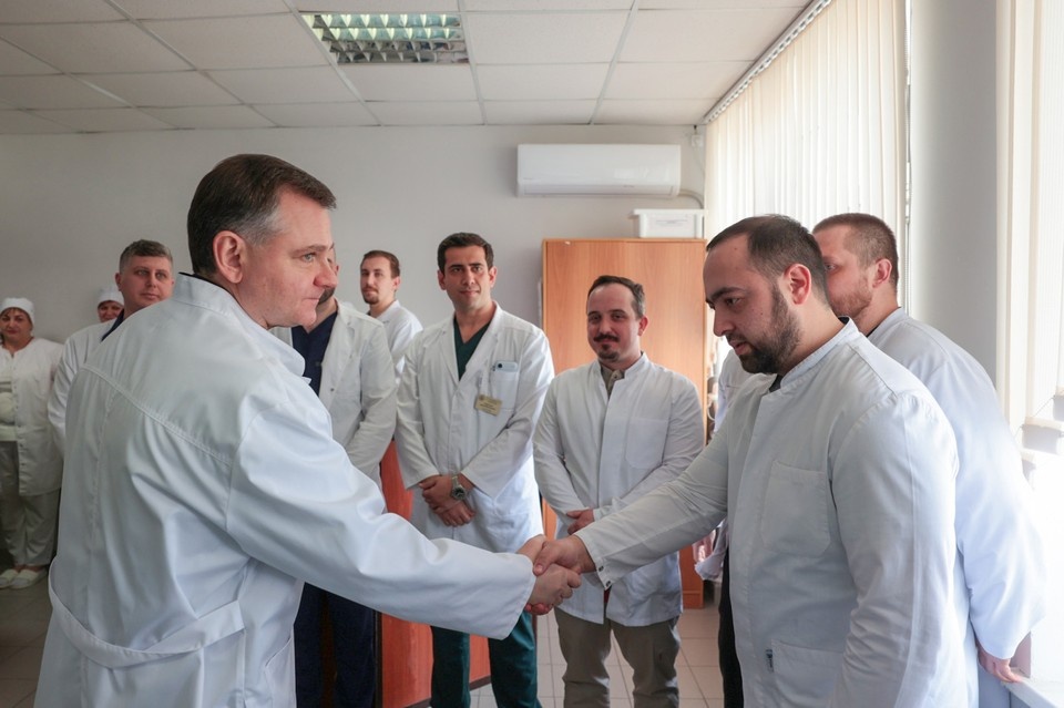    Юрий Слюсарь посетил Ростовскую городскую клиническую больницу №20. Фото: Правительство РО.
