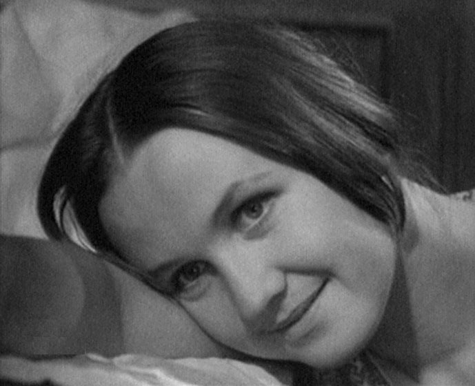 Алла Дмитриевна Мещерякова — советская и российская актриса театра и кино; Фото: кадр из фильма «Сердце друга» (1966) 