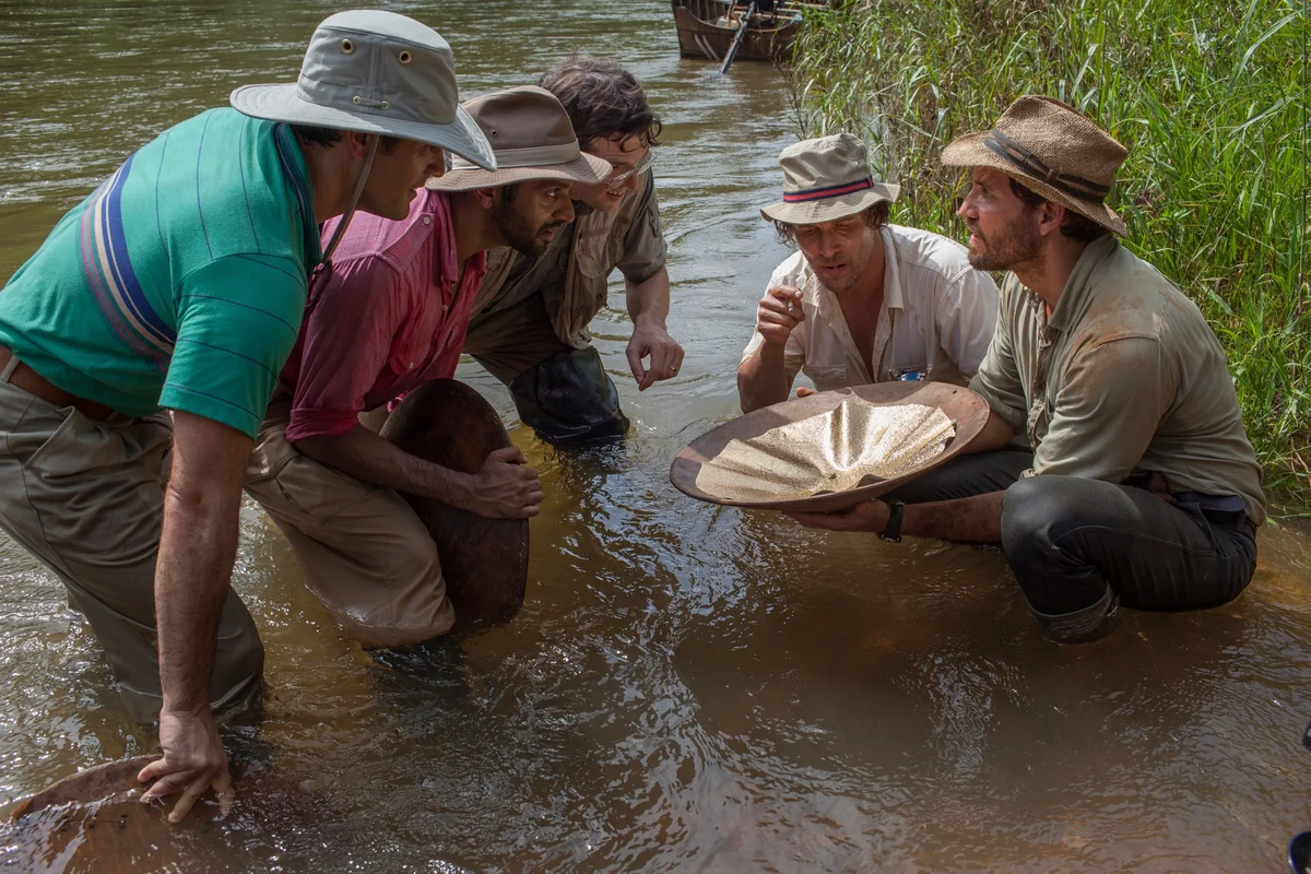 Кадр из кинофильма "Золото"