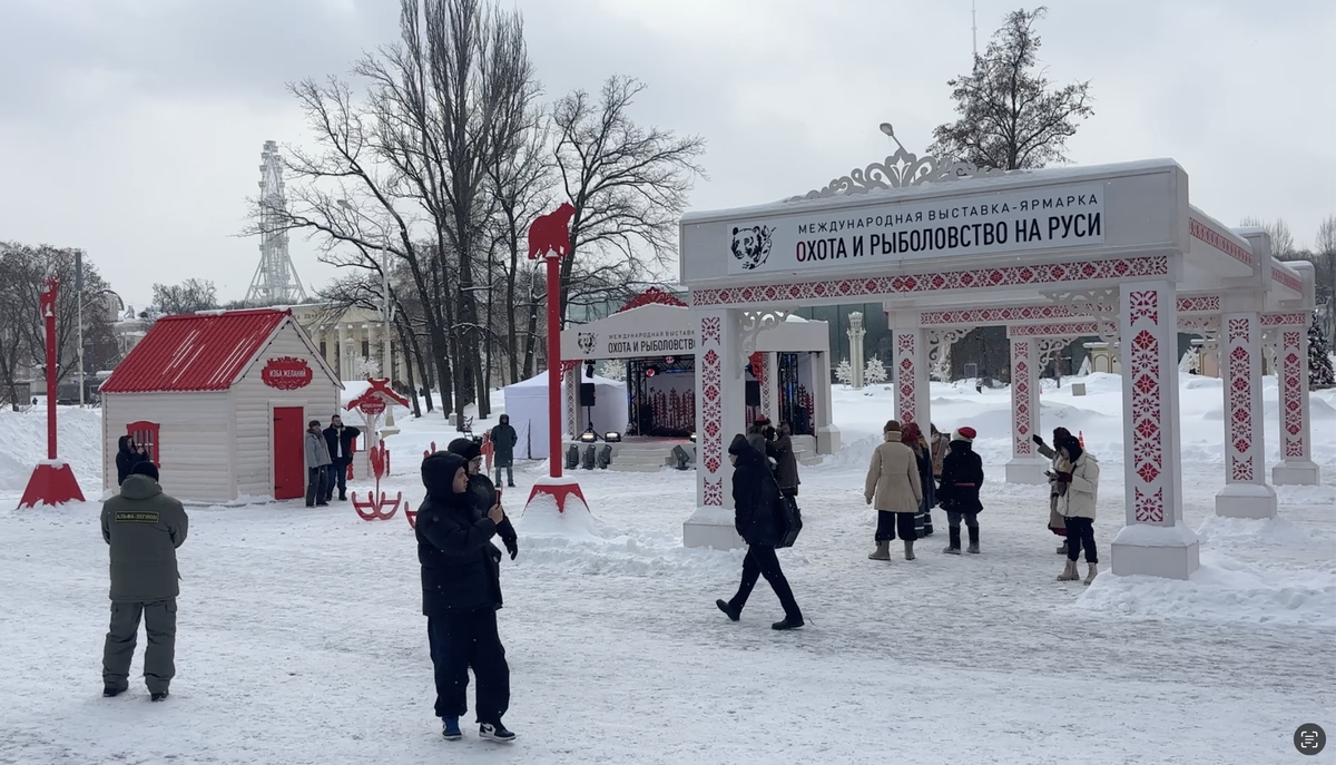 Пространство перед 57 павильоном