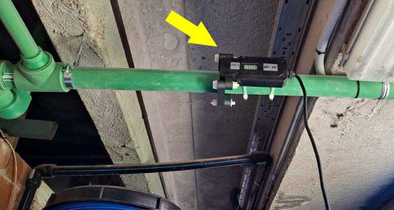 Ферритное противонакипное устройство устаовлено на трубе Ду50