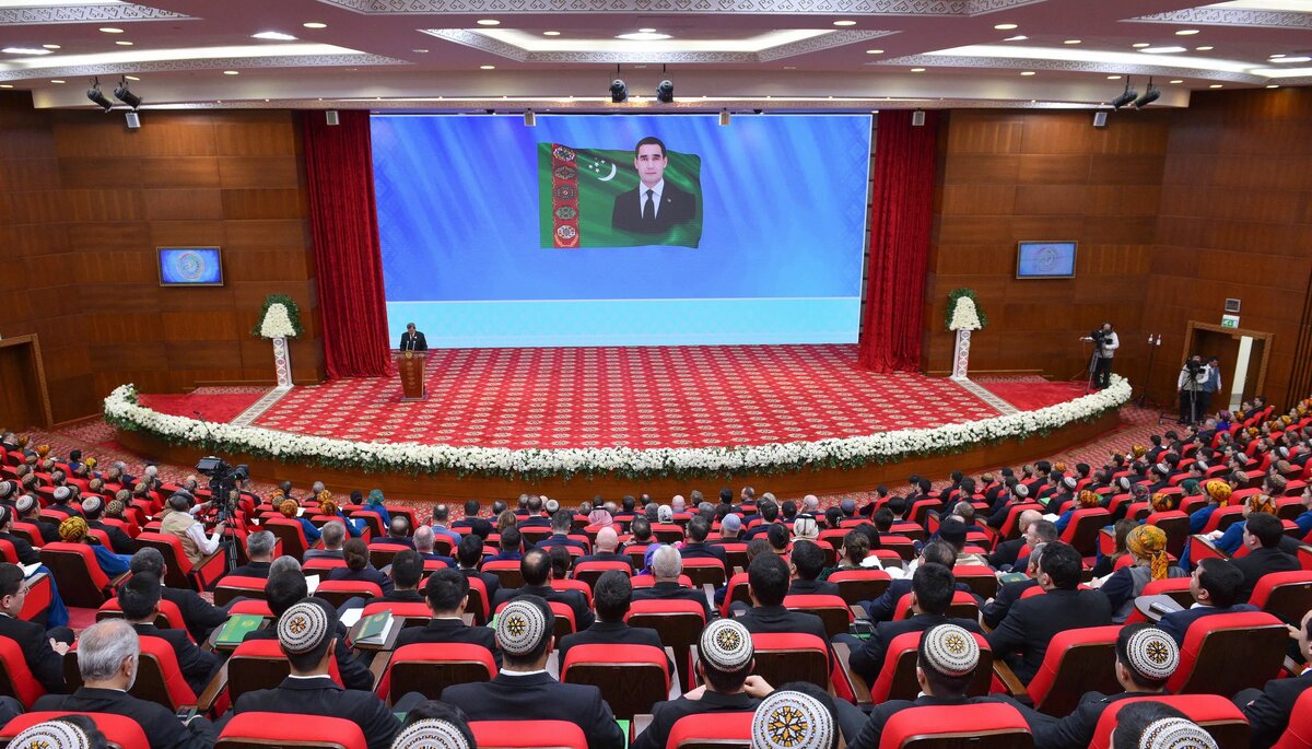    Цветокоррекция оригинального изображения была произведена с использованием ИИ "Ниязов 2.0"