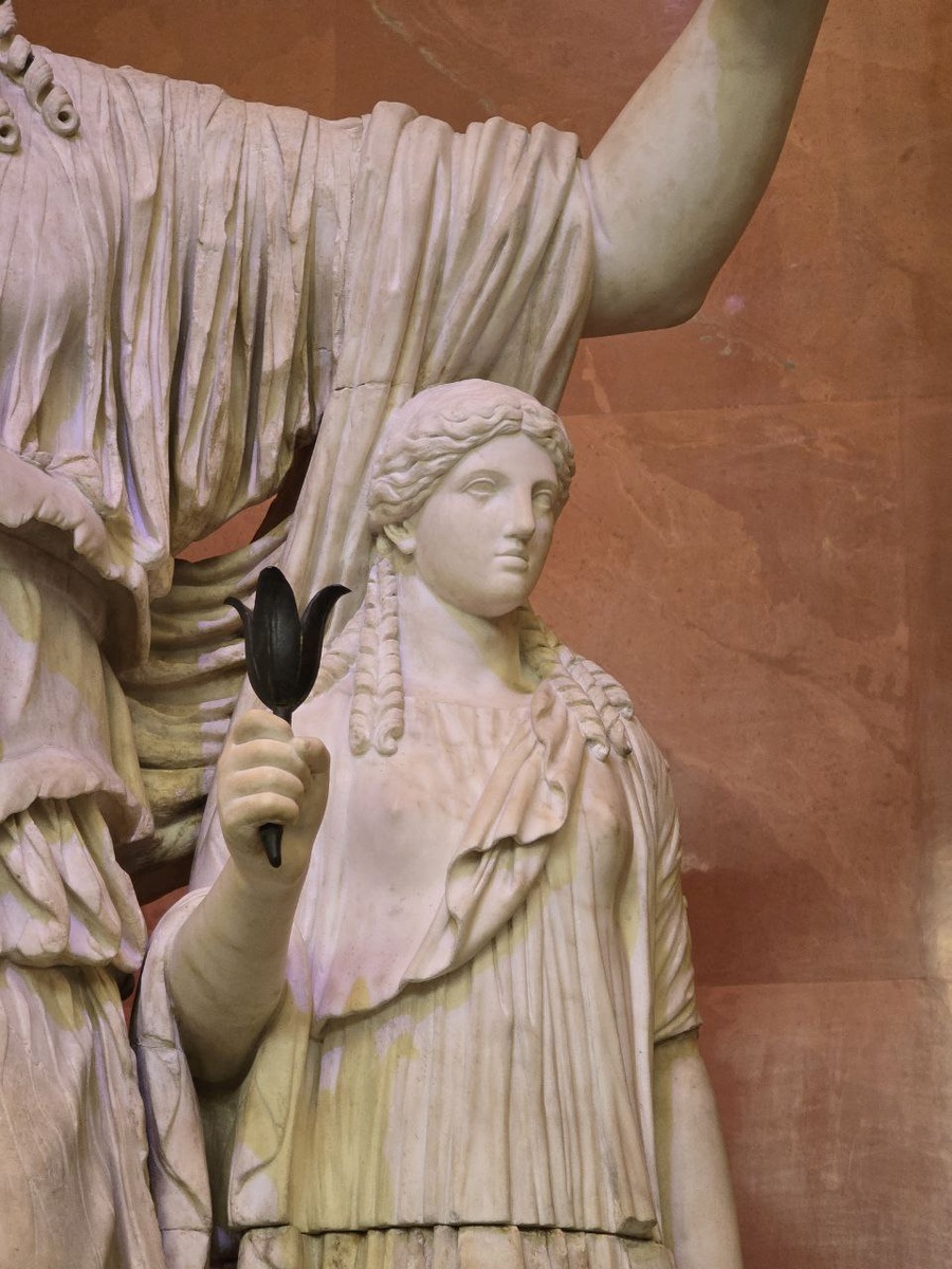 Дионис. Бог вина и виноделия, покровитель растительных сил природы. Римская копия II в. с греческого оригинала.