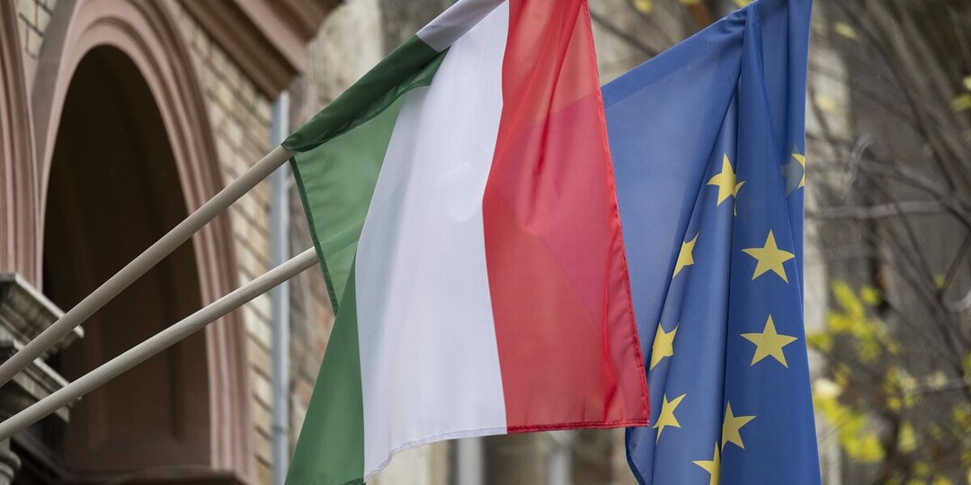 Венгрия заблокировала решение ЕС по кредиту Украине, пишет FT