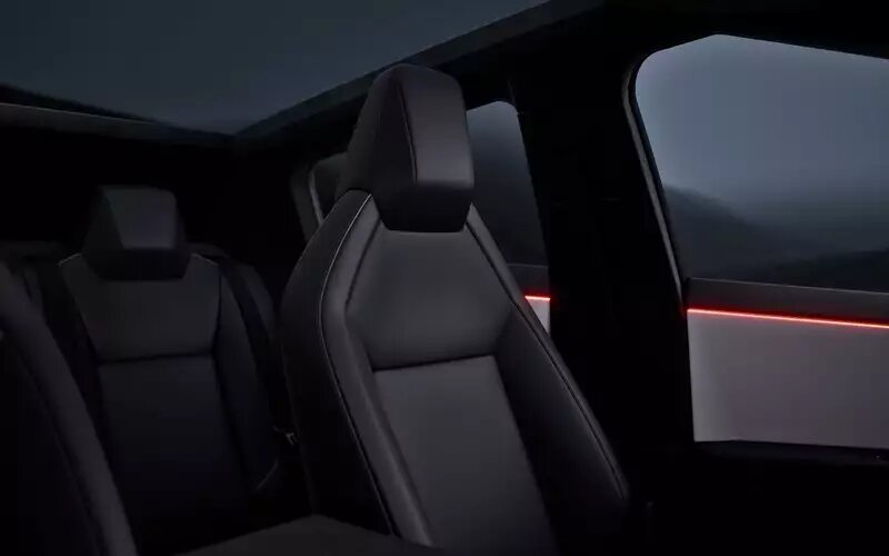 Интерьер Tesla Cybertruck📷
