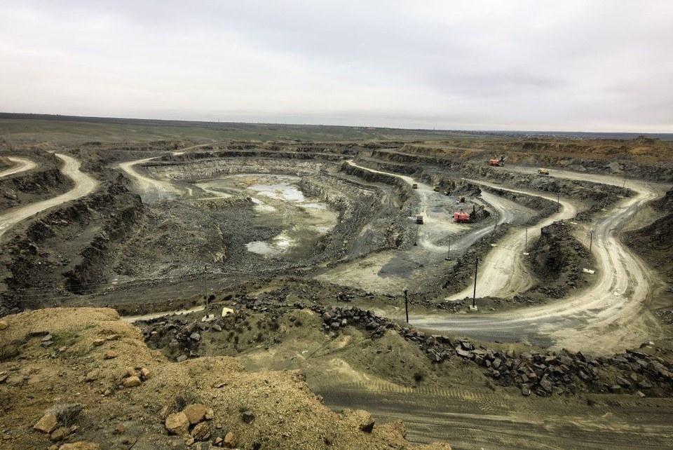    Тельмановский карьер в ДНР с марта начнет поставлять щебень в пять регионов РФ. Фото: ТГ/Пушилин