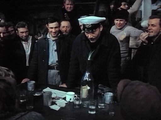 Кадр из кинофильма "Обыкновенная Арктика", 1976