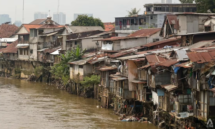 Это все ржавые крыши Индонезии, типичный ландшафт спальника 