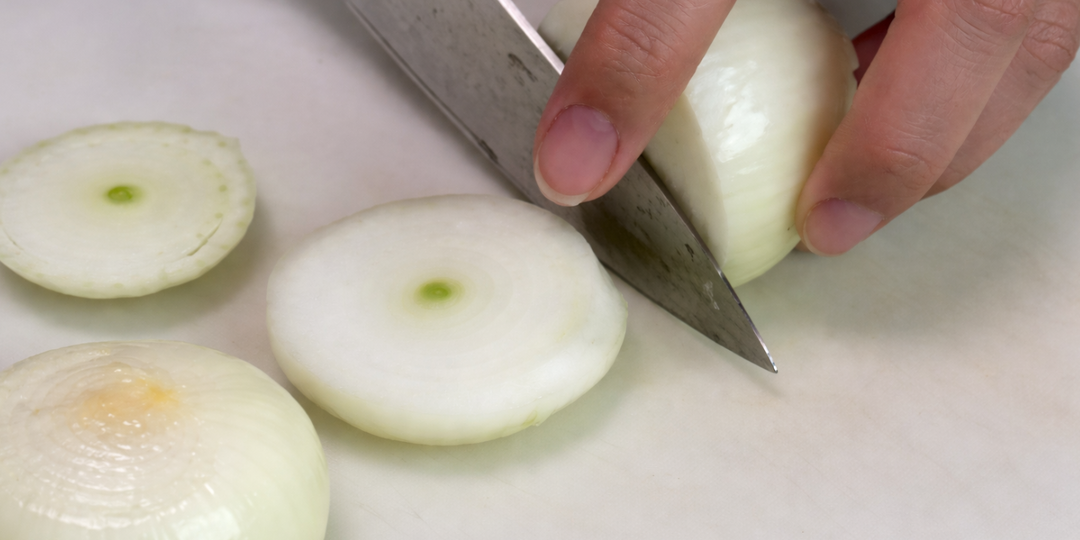 Репчатый лук часто покупаю килограммами: этот рецепт сводит с ума, настоящий деликатес из лука. Рецепт