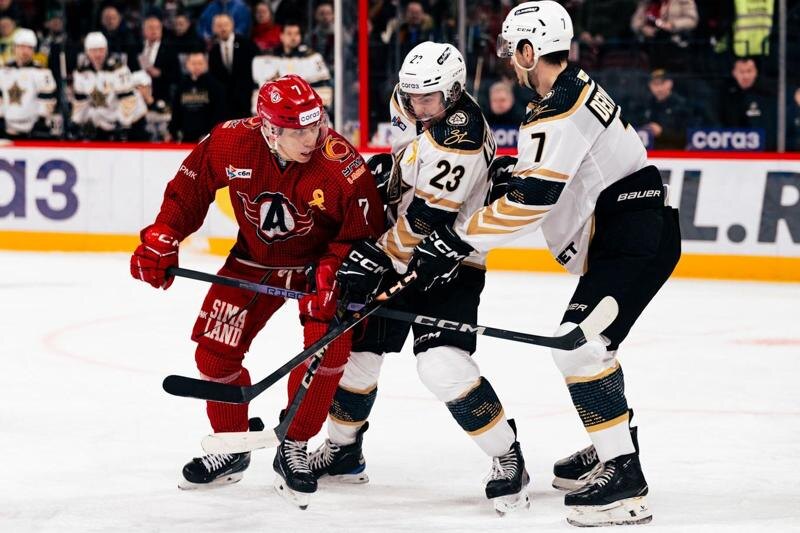    Фото: пресс-служба ХК «Автомобилист» / Момент матча