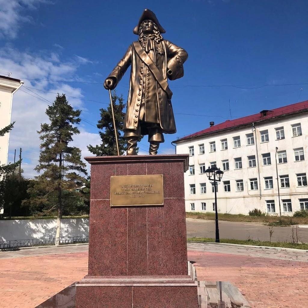 г. Кяхта, республика Бурятия, Памятник Савва Лукич Владиславич-Рагузинский — основатель города Кяхта (Троицкосавск)