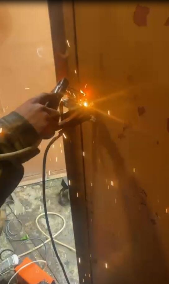 Сварщик в ДНР в Макеевке на Гвардейке