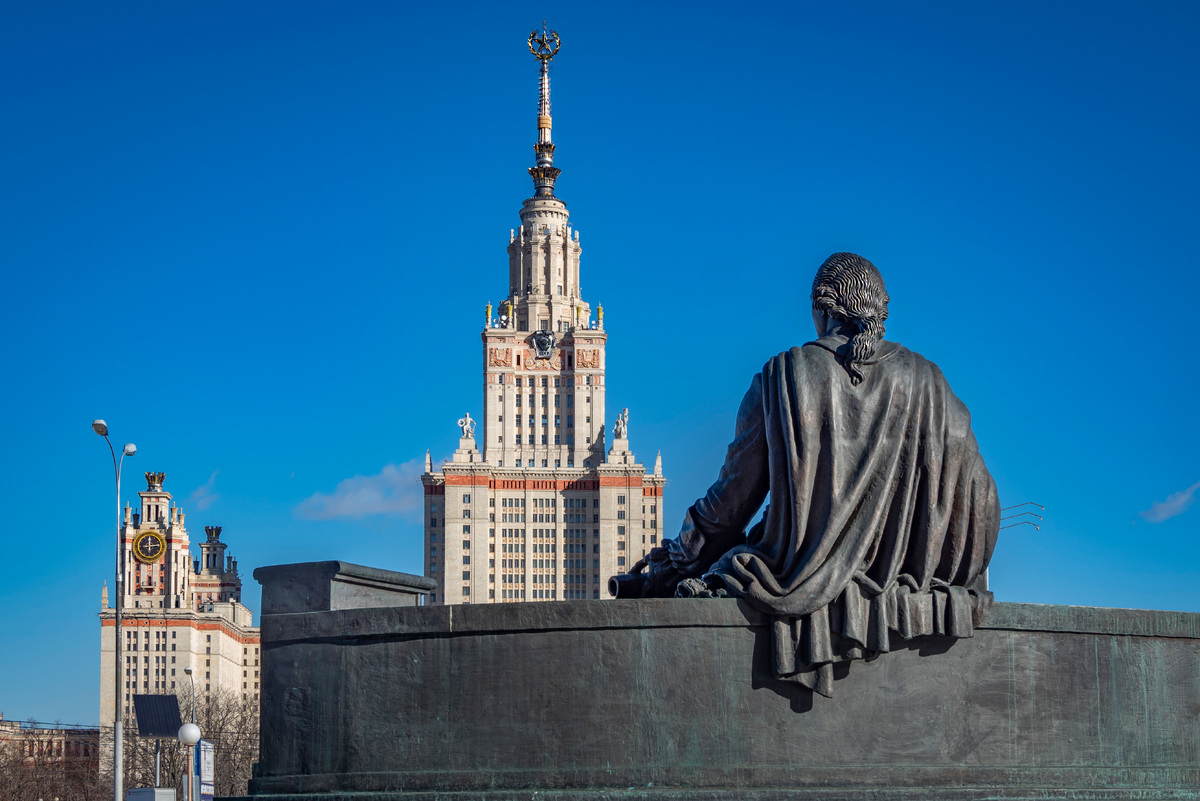    здание МГУ GLP