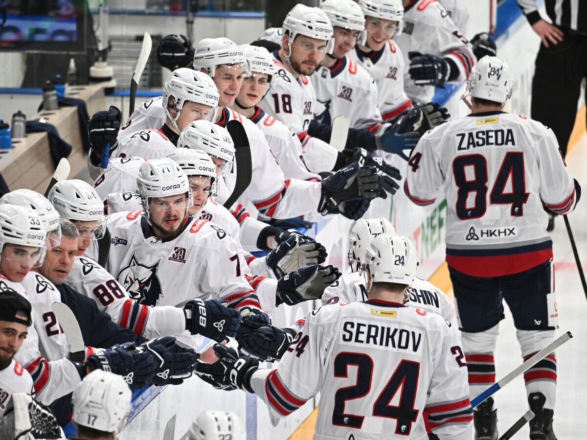   Хоккей. КХЛ. "Ак Барс" (Казань) - "Нефтехимик" (Нижнекамск) | © РИА Новости / Максим Богодвид