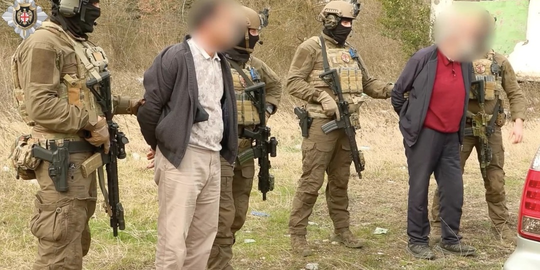 Двоих иностранцев задержали в Грузии за попытку приобретения радиоактивных веществ