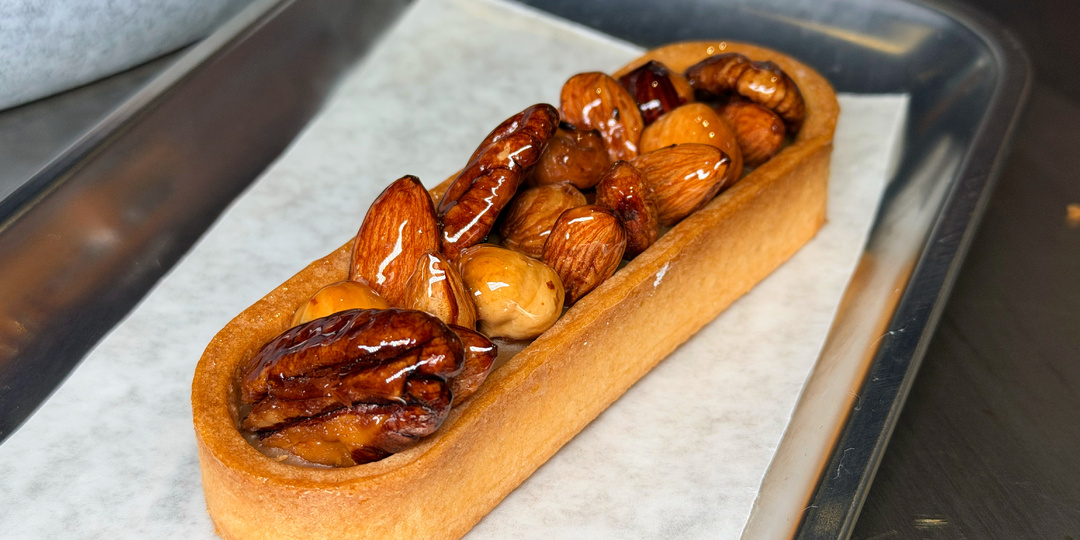 Шило на мыло или вдохнули жизнь в старый бабушкин дом, тестим новую кофейню «УГЛ» с завтраками и вкусняшками