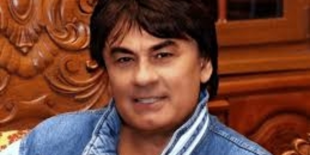 Как певец Серов живёт один в свои годы