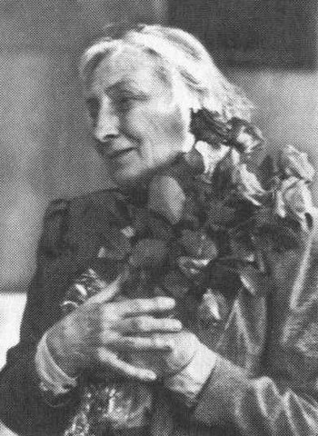 Алла Александровна Андреева (1914 - 2005) на одном из поэтических вечеров в 90-е