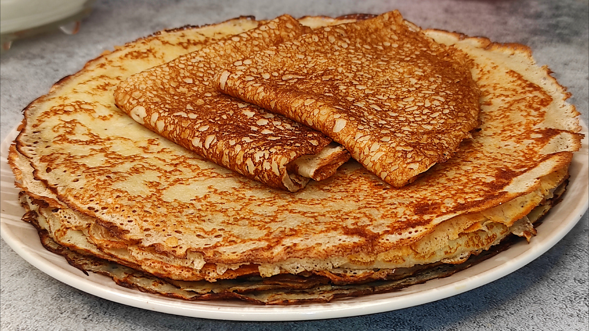 Блины на кефире с дырочками с кипятком. Фото автора.