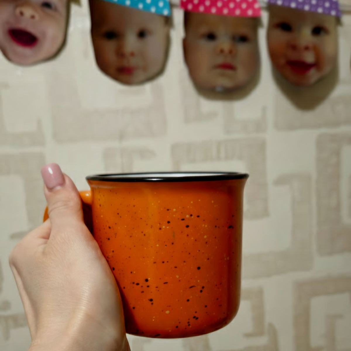 Тот самый момент, когда дома тишина, а чай - горячий😍