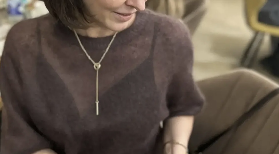 У седины, не детское лицо.