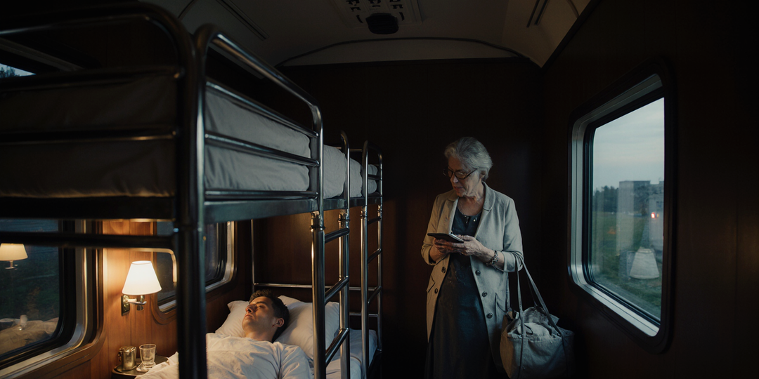 "Вы же молодой, вам не тяжело". Почему помощь в поезде иногда выходит боком