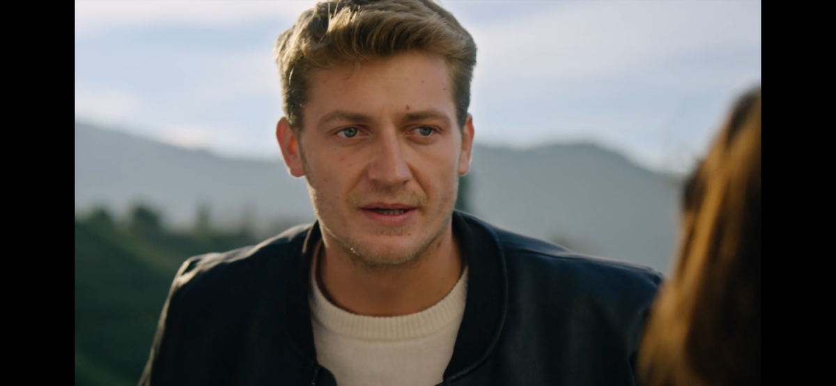 Стоп кадр из сериала «Это море переполнится»