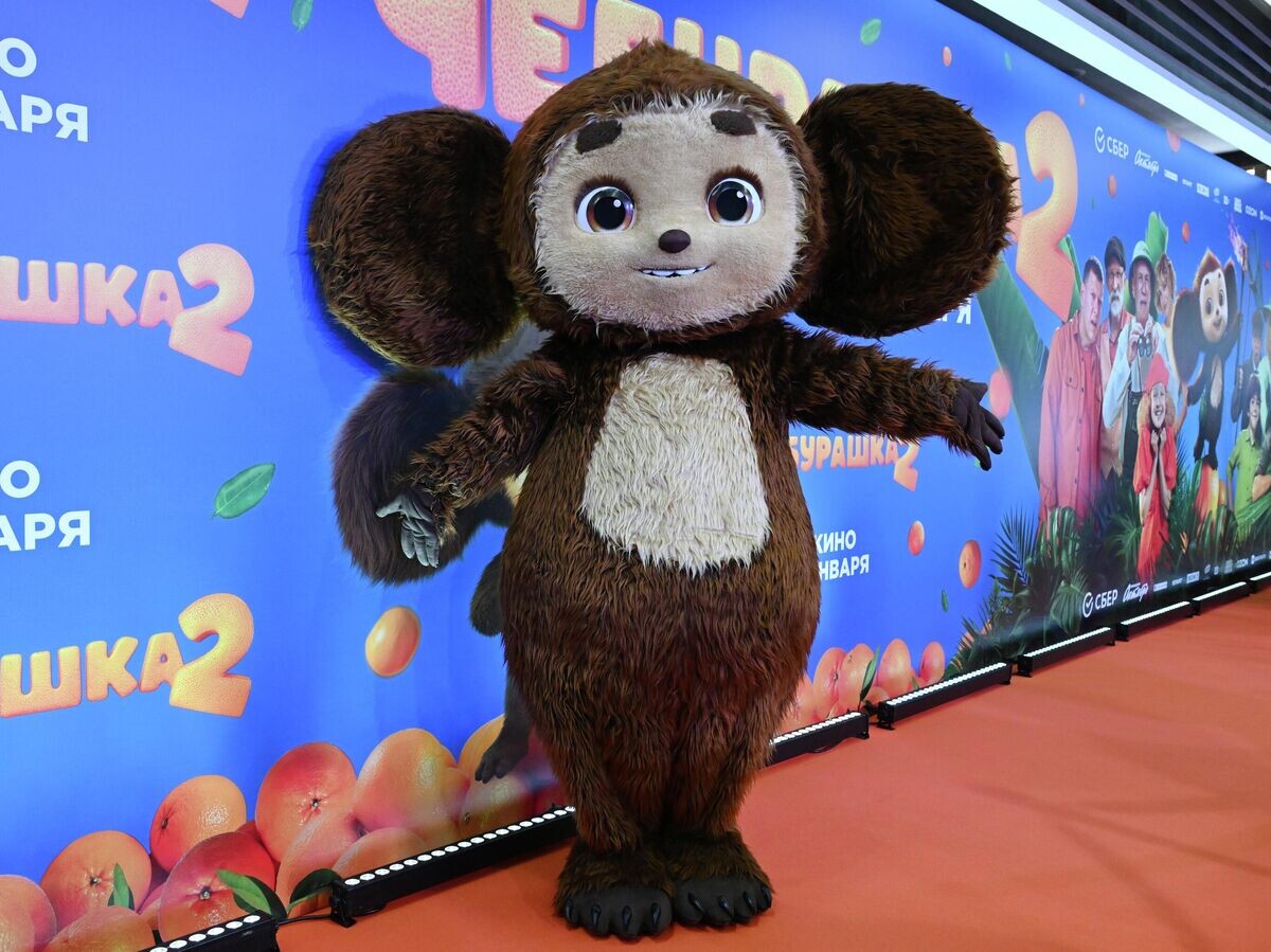    Ростовая кукла на премьере фильма "Чебурашка 2" | © РИА Новости / Екатерина Чеснокова